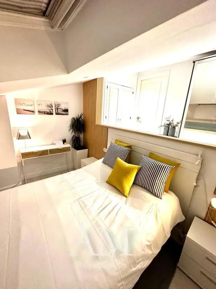 Bedroom of Duplexes for rent in Vigo   with Air Conditioner, Heating and Terrace