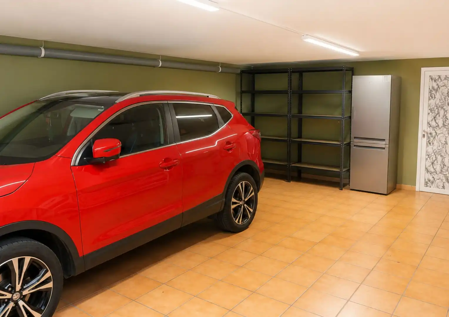 Parkplatz von Einfamilien-Reihenhaus zum Verkauf in Las Ventas de Retamosa mit Klimaanlage, Heizung und Privatgarten