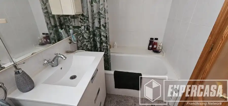 Bathroom of Flat for sale in Alaquàs  with Air Conditioner