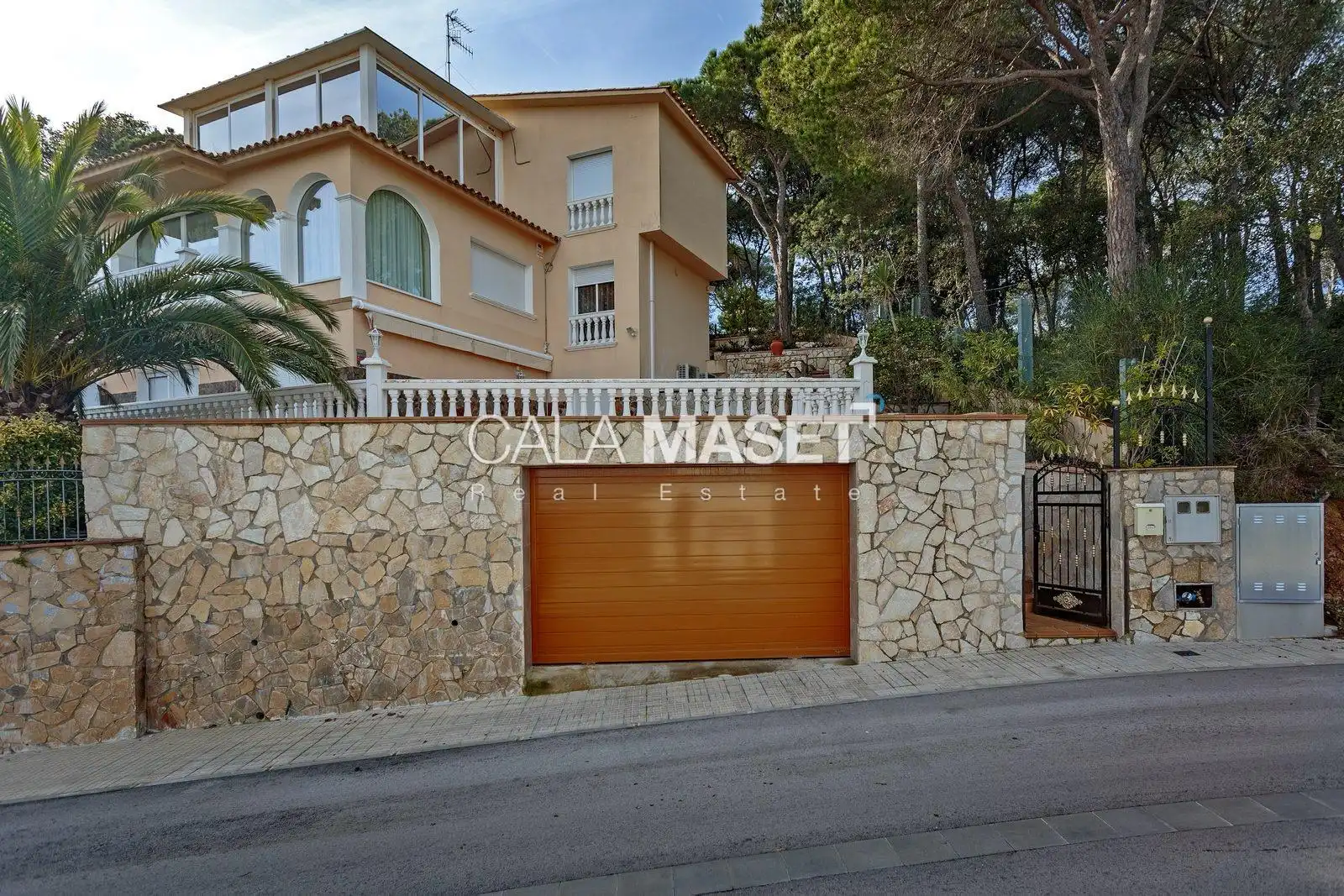 Außenansicht von Haus oder Chalet zum Verkauf in Calonge i Sant Antoni mit Heizung, Privatgarten und Terrasse
