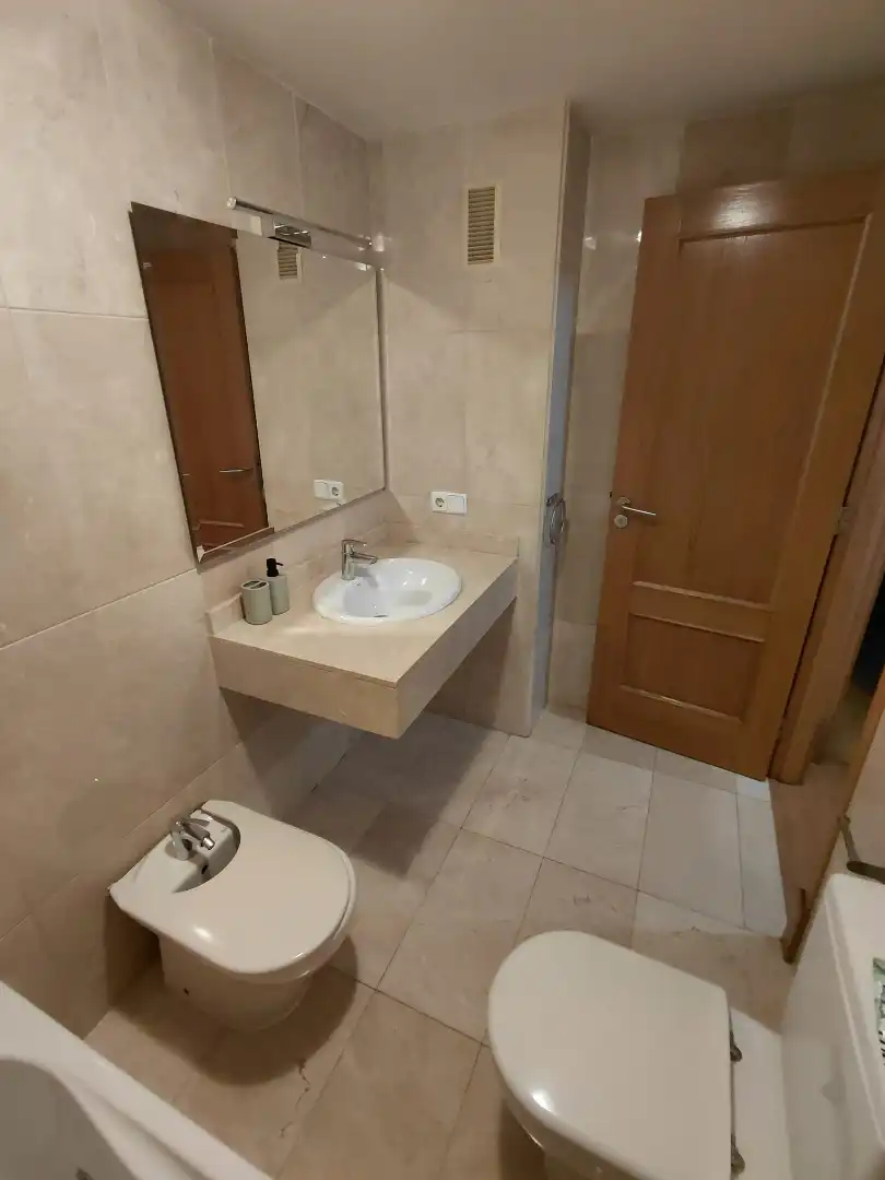 Badezimmer von Erdgeschoss zur Miete in  Palma de Mallorca mit Klimaanlage, Heizung und Privatgarten