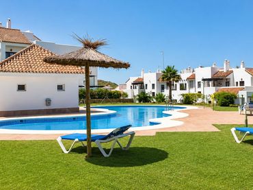Appartement compact avec piscine à vendre à La Alcaidesa