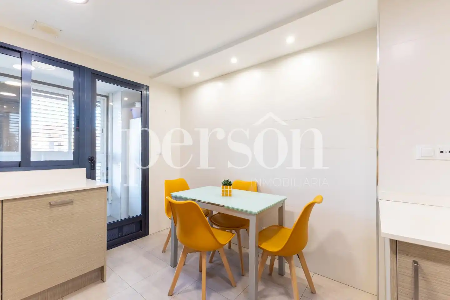 Kitchen of Flat for rent in Valencia  with Air Conditioner, Heating and Private garden