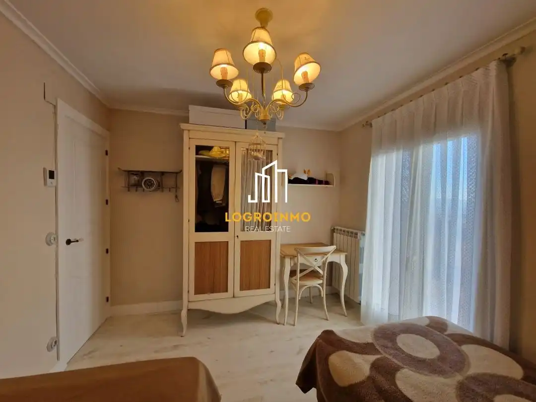 Bedroom of Houses for sale in Lapoblación  with Heating, Private garden and Parquet flooring