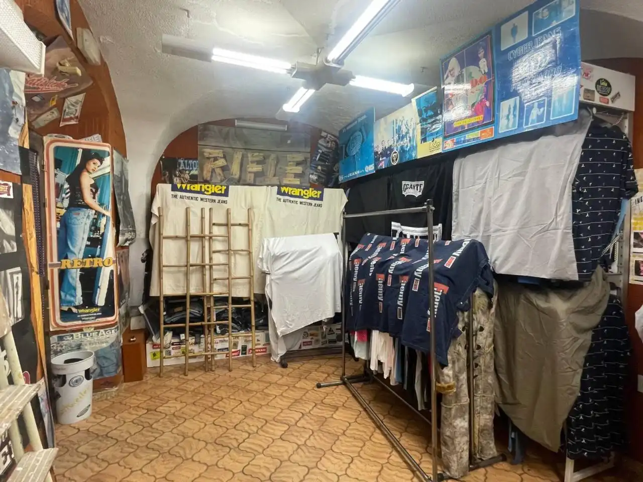 Local comercial en venda a Casco Antiguo, imagen 2