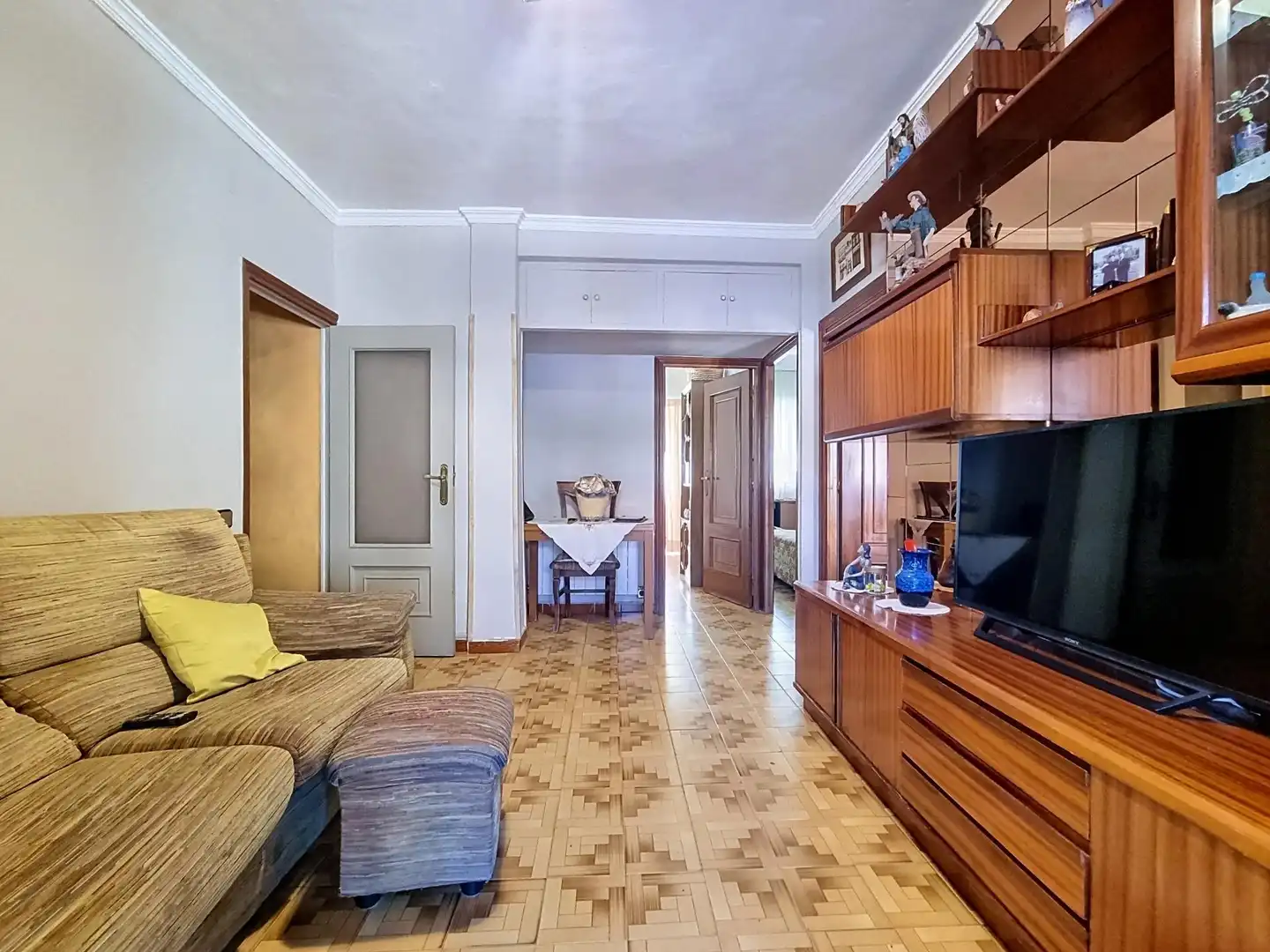 Living room of Flat for sale in Madrid  with Air Conditioner, Heating and Furnished