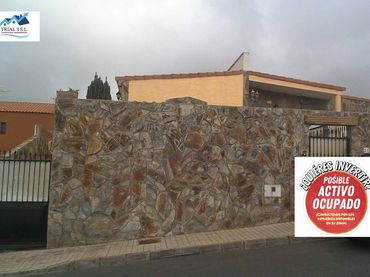 Casa con piscina en venta en Calle ALC.MANUEL PERDOMO CERPA