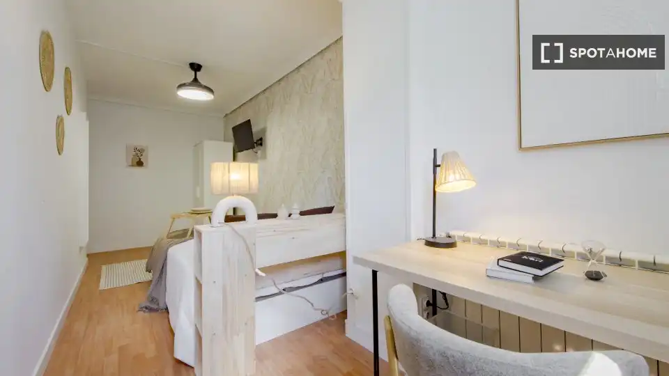 Habitación de Piso para compartir en Madrid con Aire acondicionado, Terraza y Amueblado