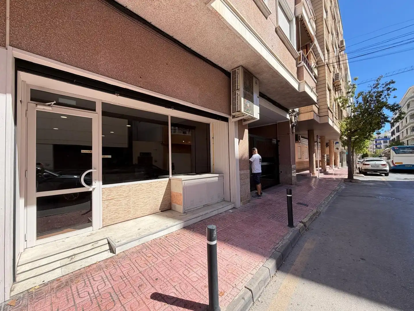 Business premises for sale in Calle RAMON GALLUD, imagen 2