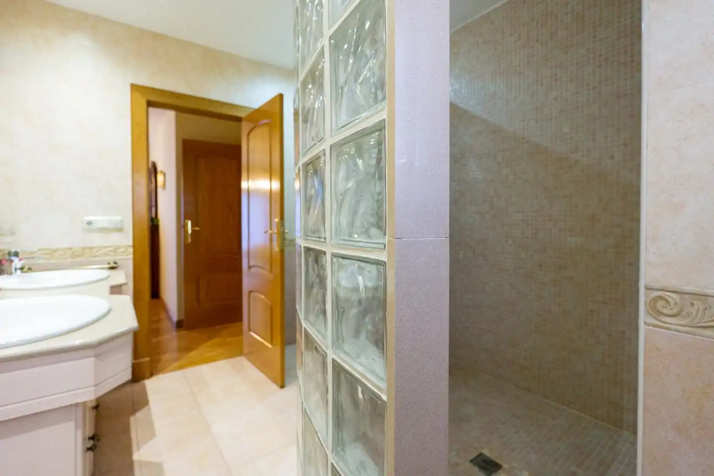 Baño de Casa o chalet en venta en Cox con Aire acondicionado, Jardín privado y Parquet