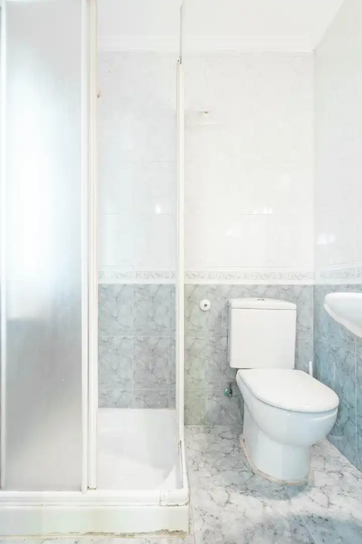 Baño de Casa o chalet en venta en Tineo con Calefacción, Jardín privado y Terraza
