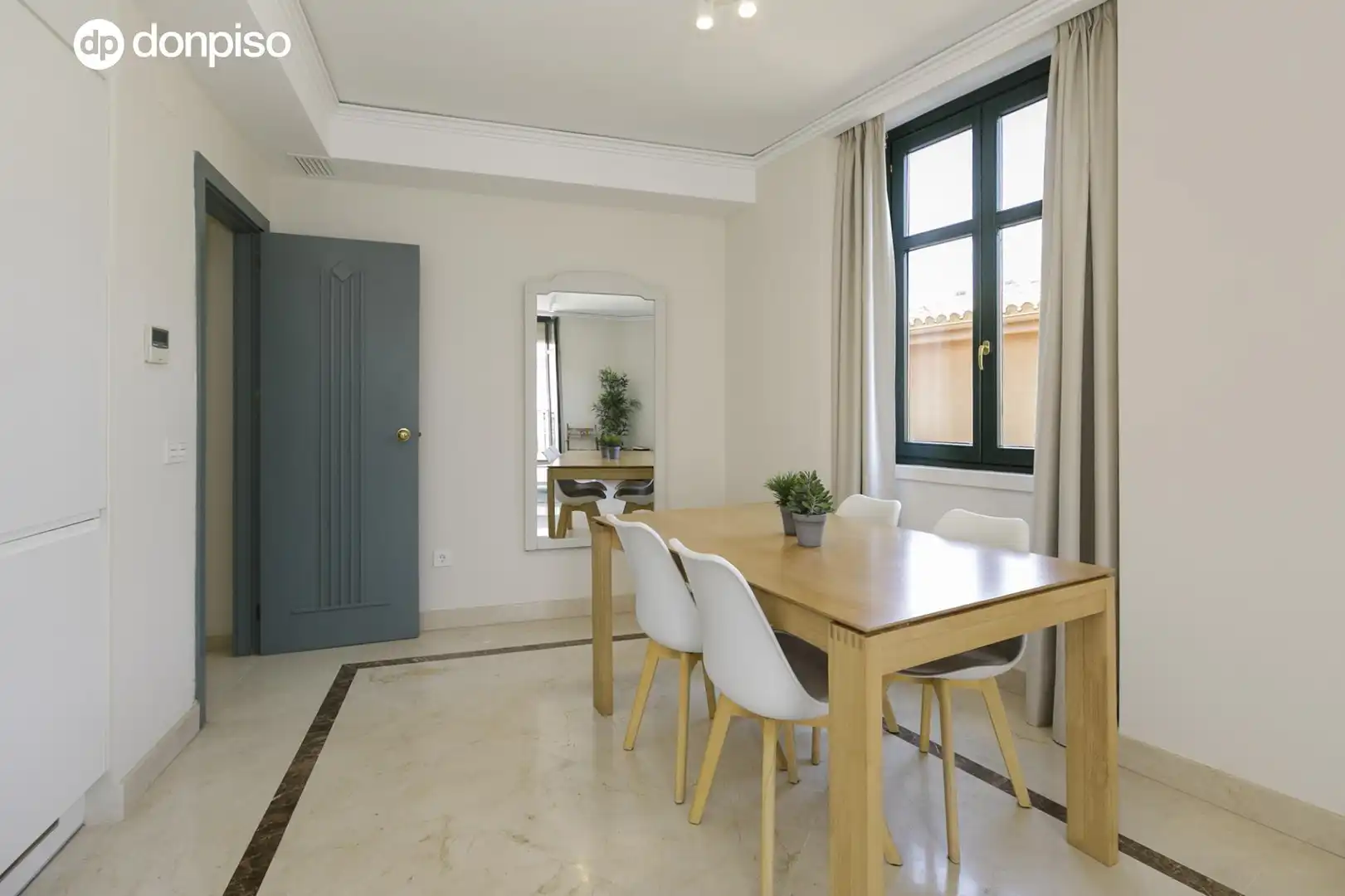 Apartament amb ascensor en venda a Calle Gran Vía de Colón #46 4º, imagen 3