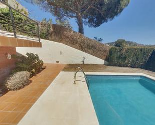 Swimming pool of House or chalet to rent in Sant Just Desvern  with Air Conditioner, Heating and Private garden