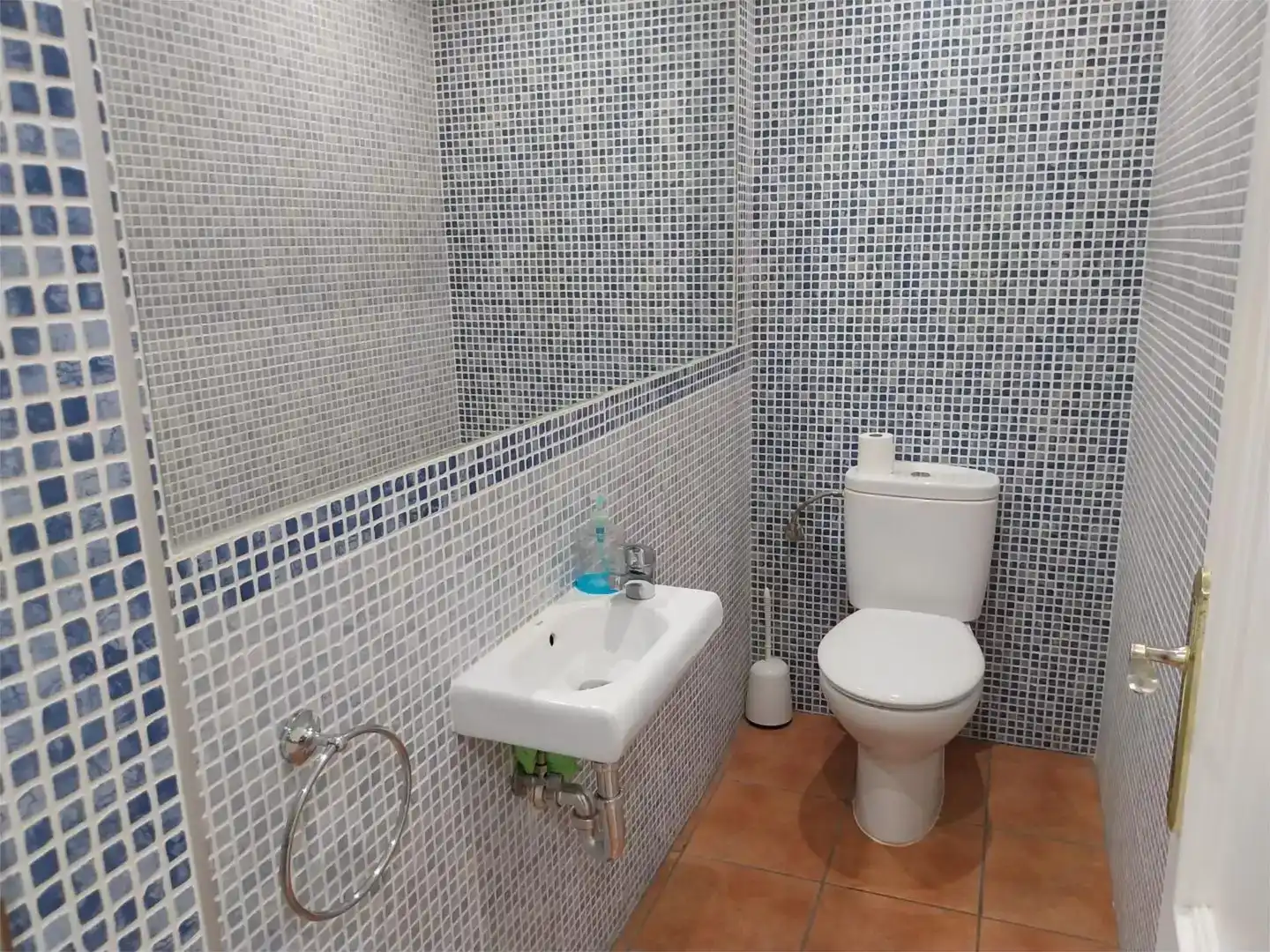 Baño de Piso en venta en Estepona con Jardín privado, Trastero y Piscina