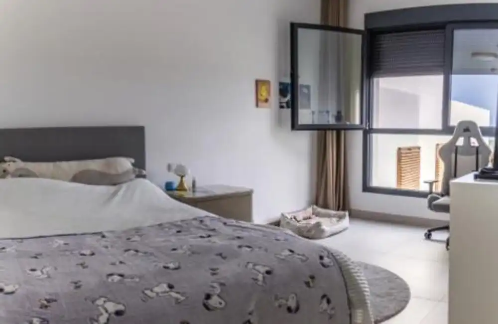 Schlafzimmer von Einfamilien-Reihenhaus zum Verkauf in Casares mit Klimaanlage, Privatgarten und Terrasse