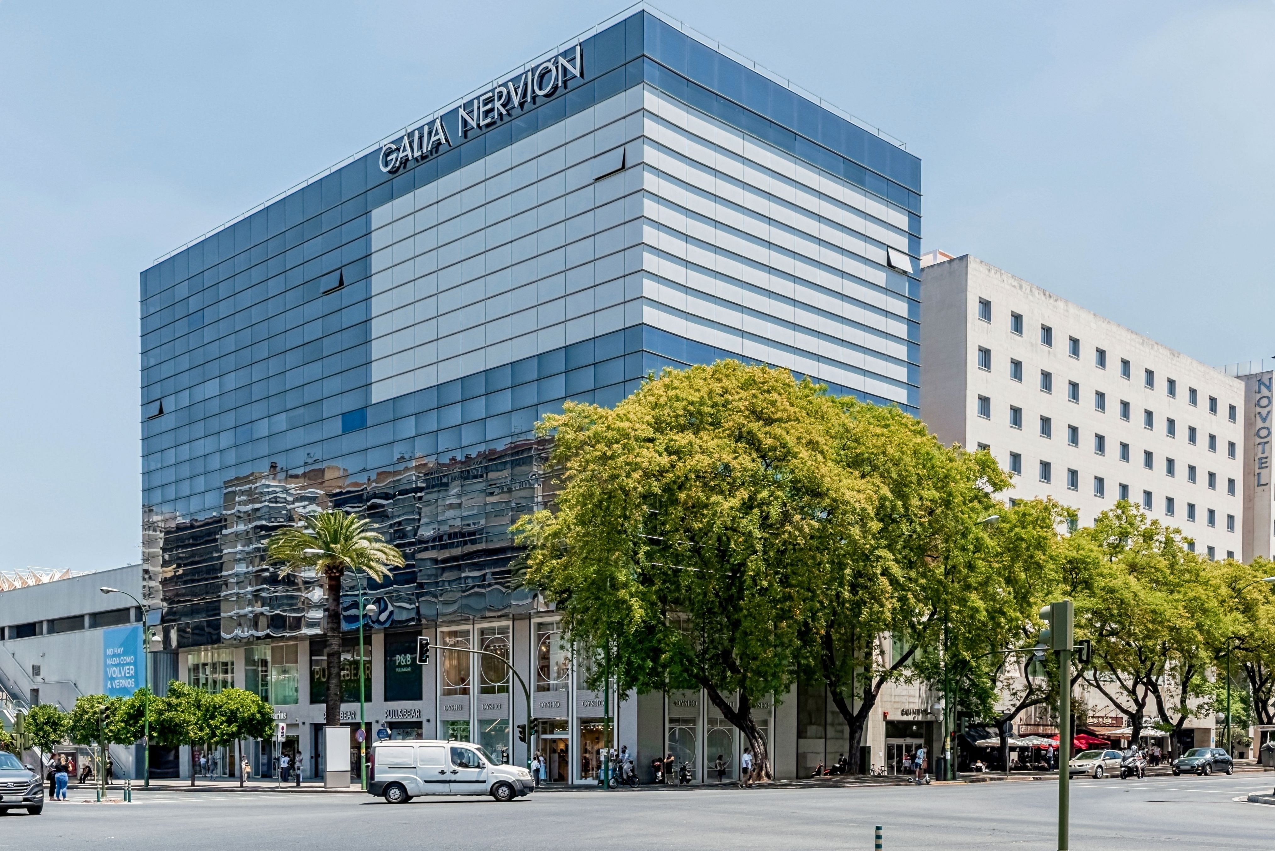 Vista exterior de Oficina de lloguer en  Sevilla Capital amb Aire condicionat, Calefacció i Terrassa