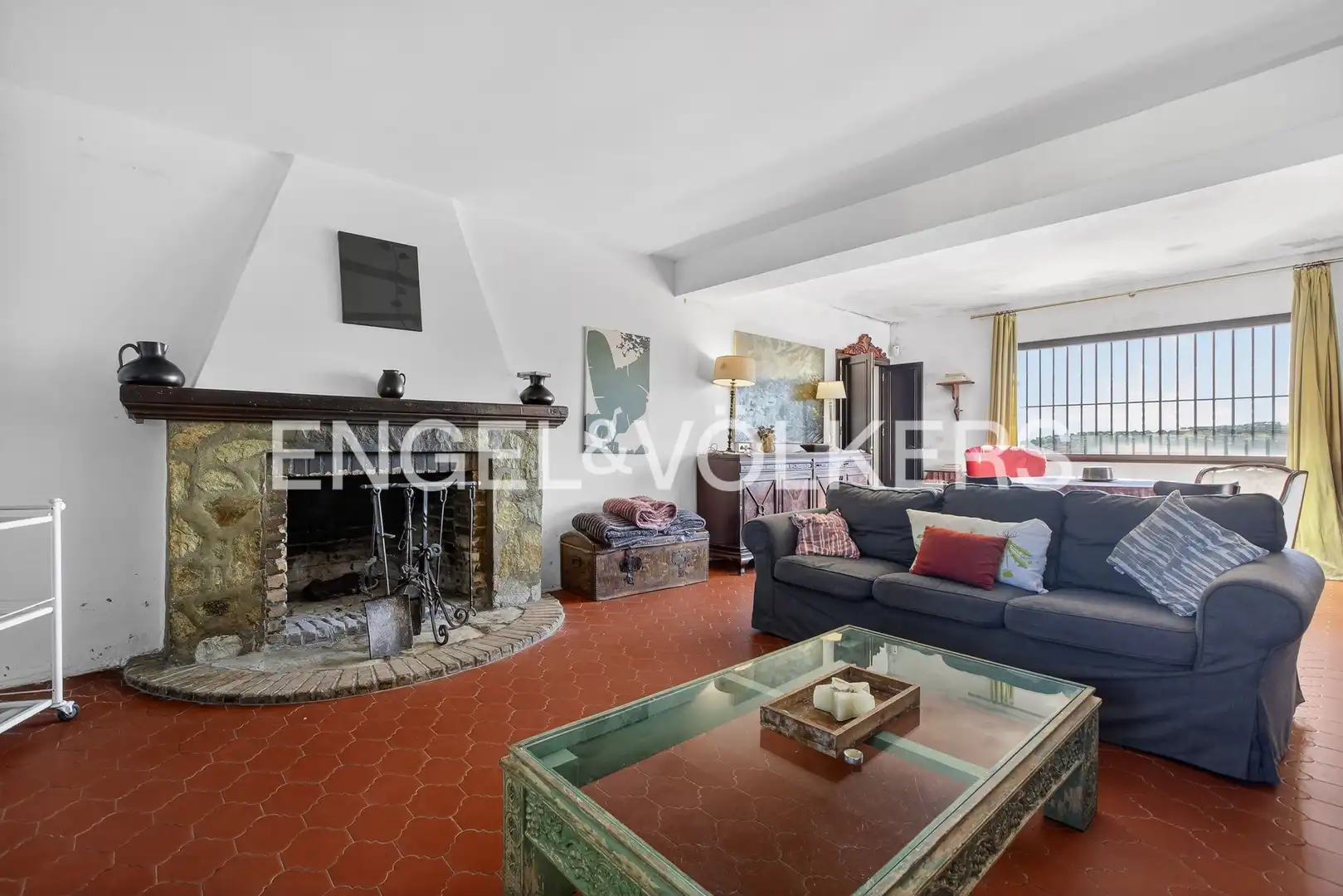 Sala de estar de Finca rústica en venta en El Castillo de las Guardas con Aire acondicionado, Calefacción y Jardín privado