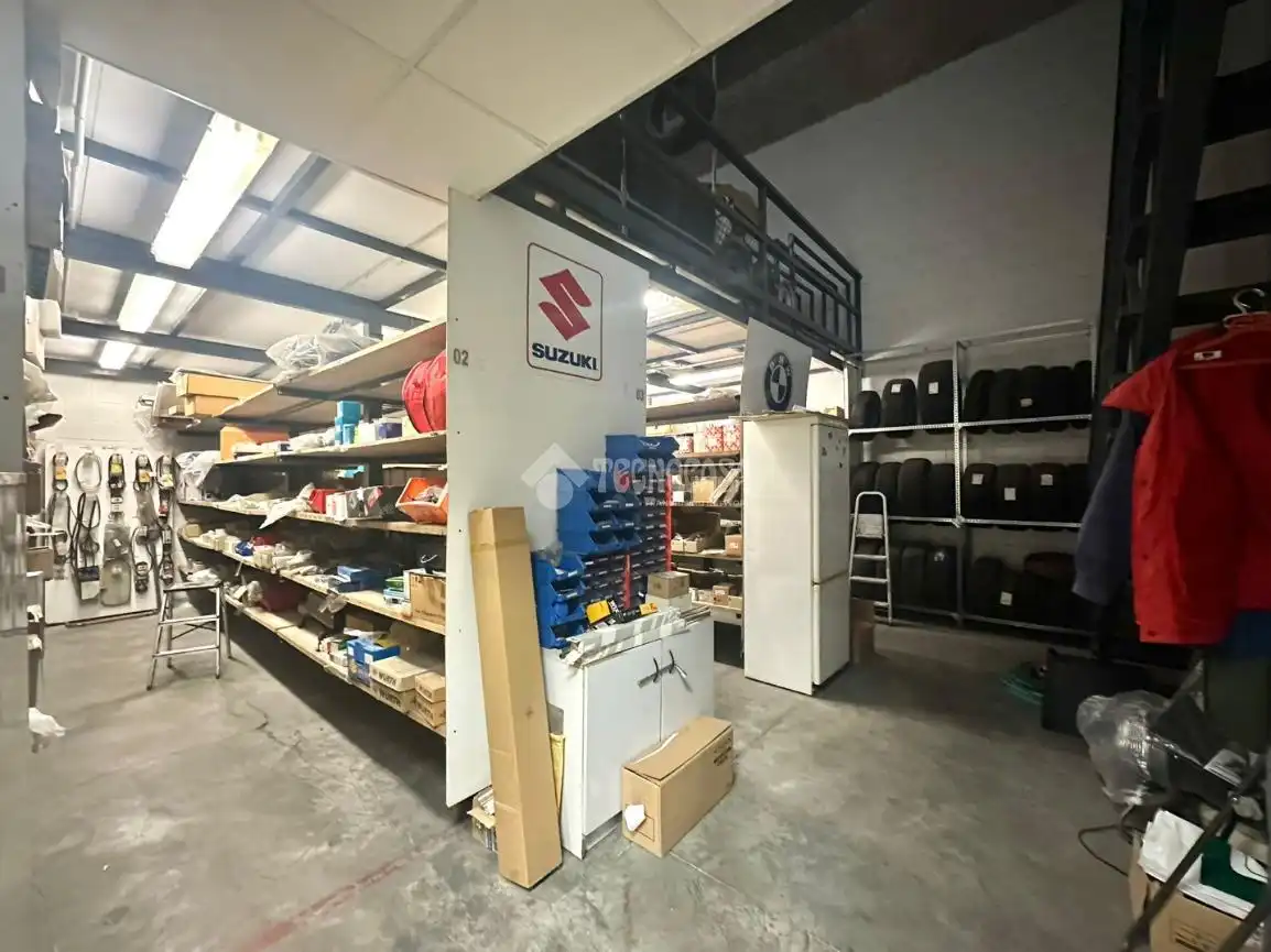 Local comercial en venta en Zona de la Vega, imagen 8