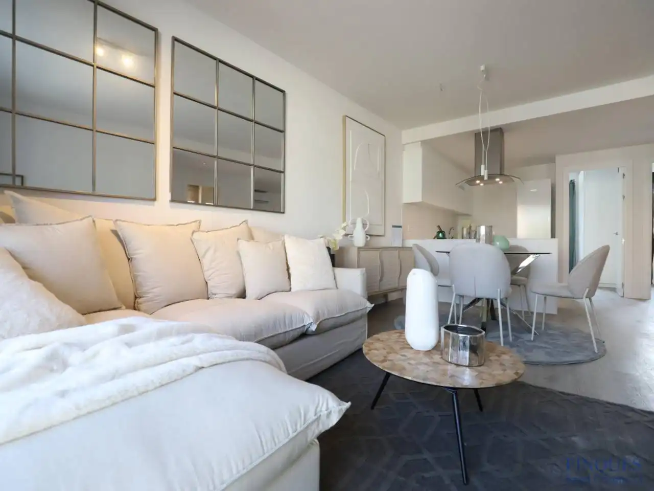 Wohnzimmer von Wohnung zum Verkauf in Santa Cristina d'Aro mit Klimaanlage, Heizung und Privatgarten
