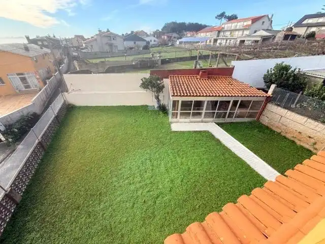 Jardí de Casa o xalet en venda en Sanxenxo amb Jardí privat, Terrassa i Moblat
