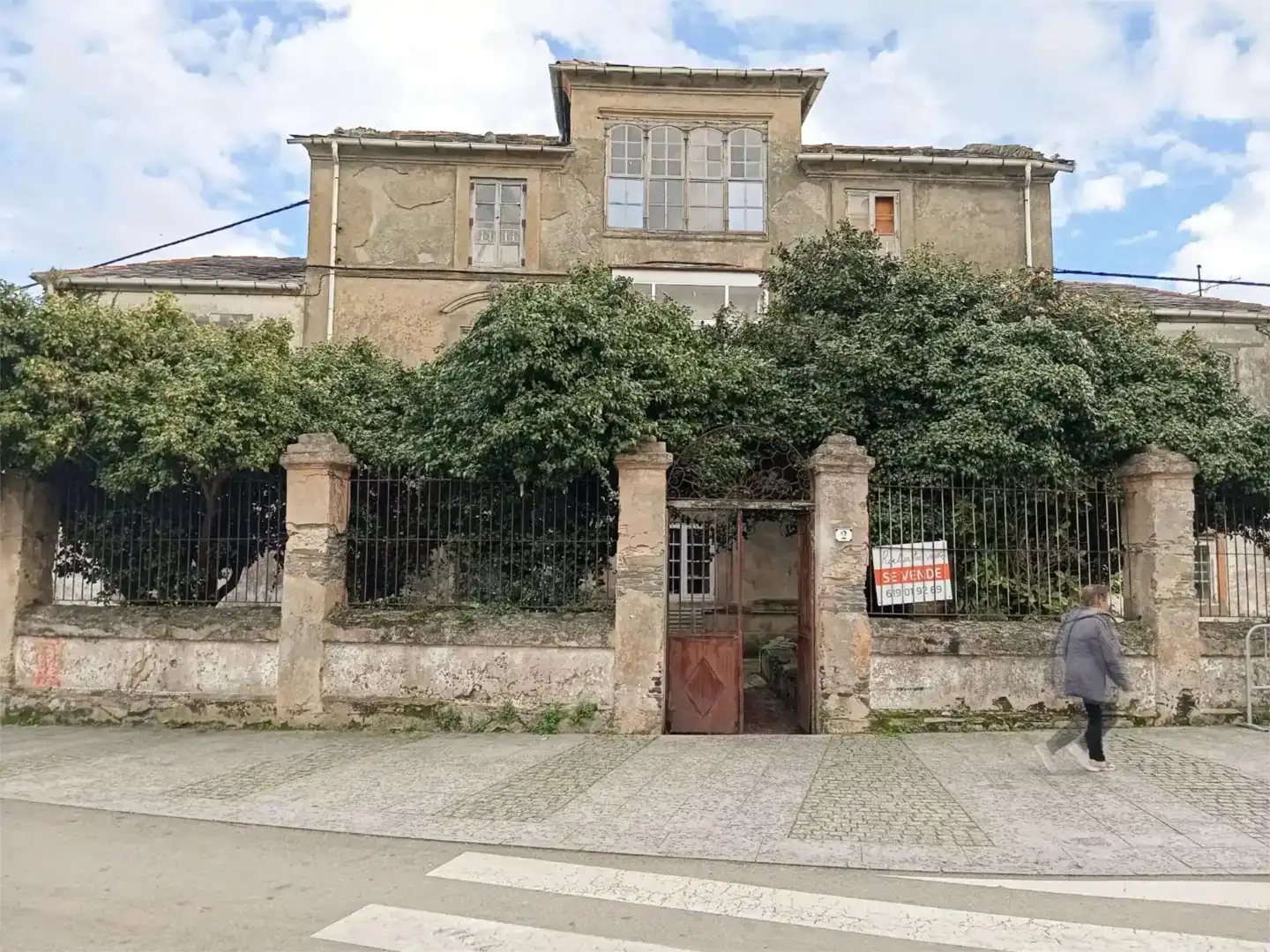 Vista exterior de Casa o xalet en venda en El Franco  amb Balcó