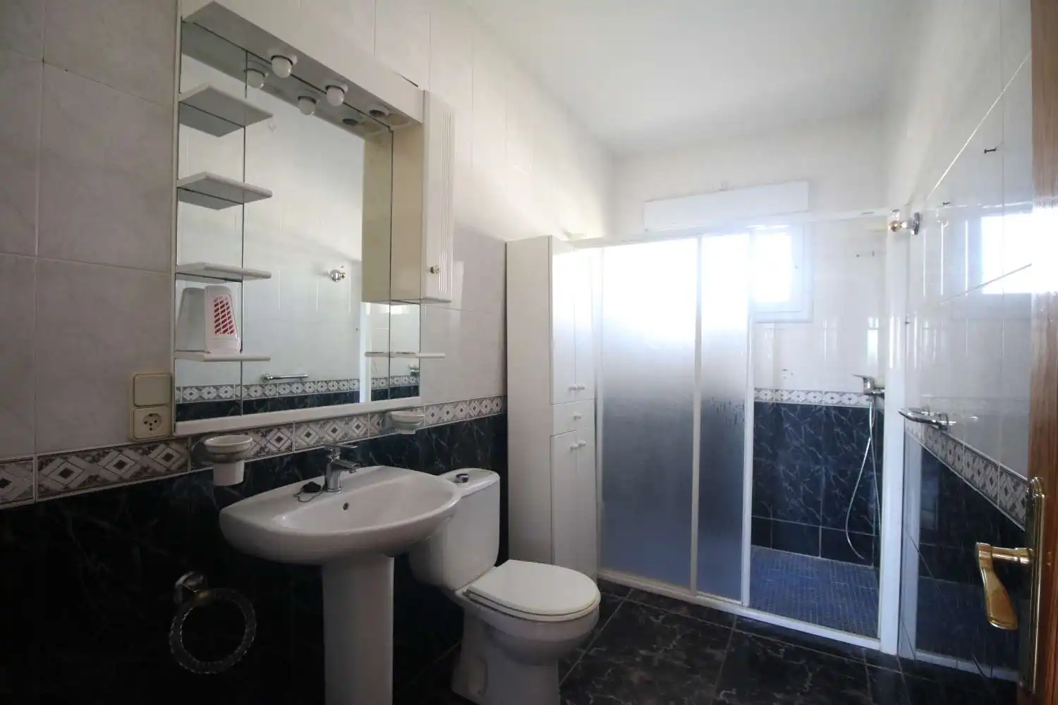Baño de Finca rústica en venta en Cuevas del Almanzora con Aire acondicionado, Calefacción y Terraza
