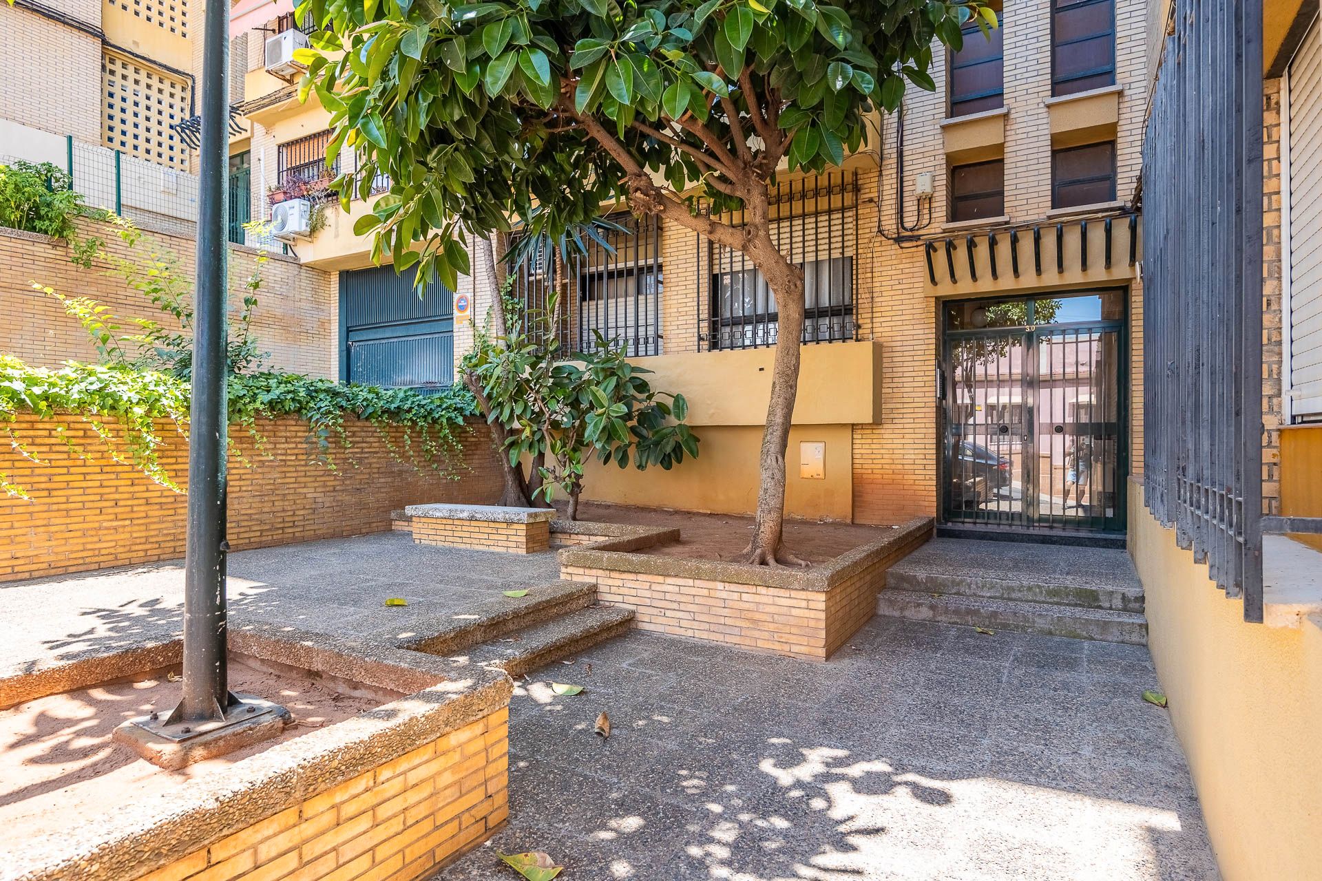 Vista exterior de Pis en venda en Alcalá de Guadaira amb Terrassa, Traster i Balcó