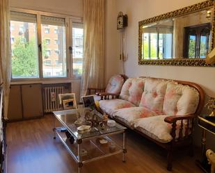 Living room of Flat for sale in  Madrid Capital