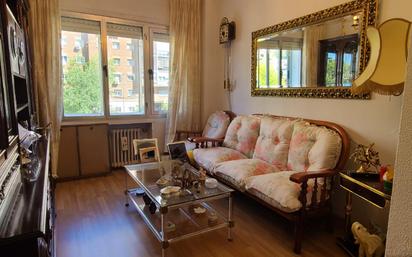 Living room of Flat for sale in  Madrid Capital