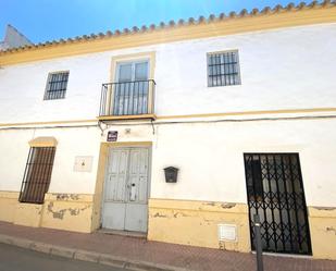 Vista exterior de Casa adosada en venda en Marinaleda