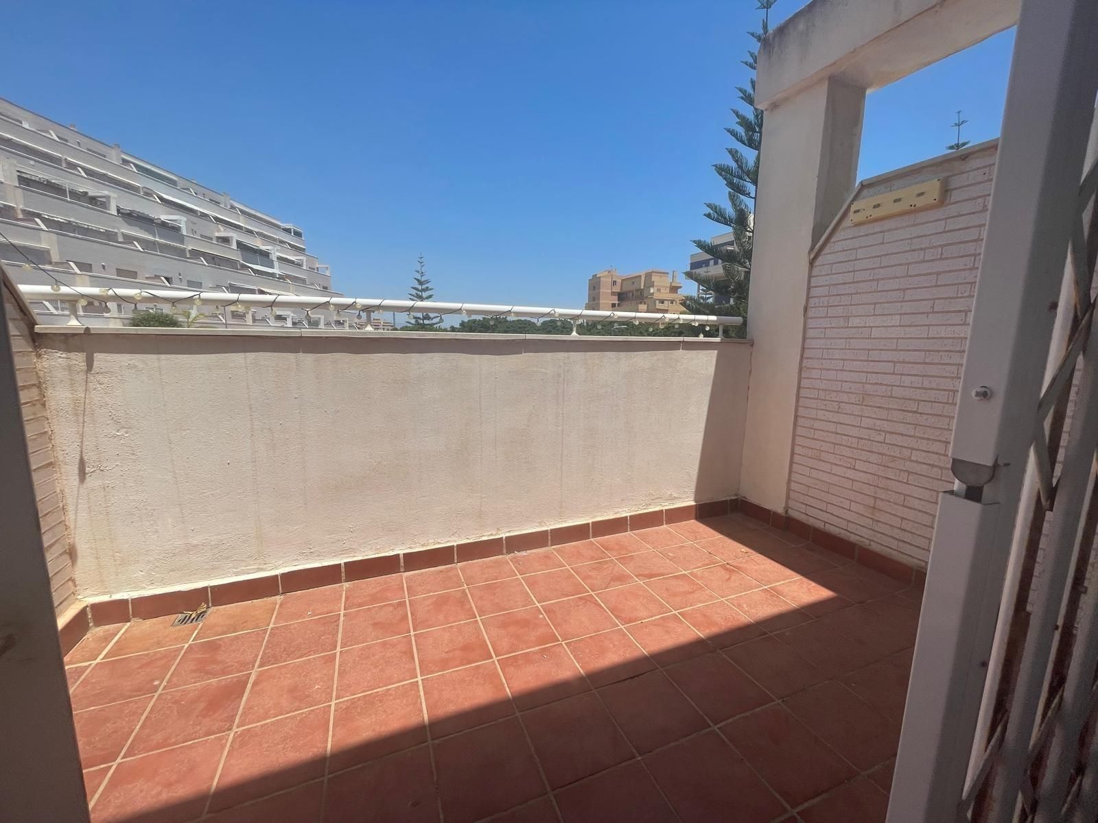 Terrassa de Planta baixa en venda en Roquetas de Mar amb Jardí privat, Terrassa i Piscina comunitària