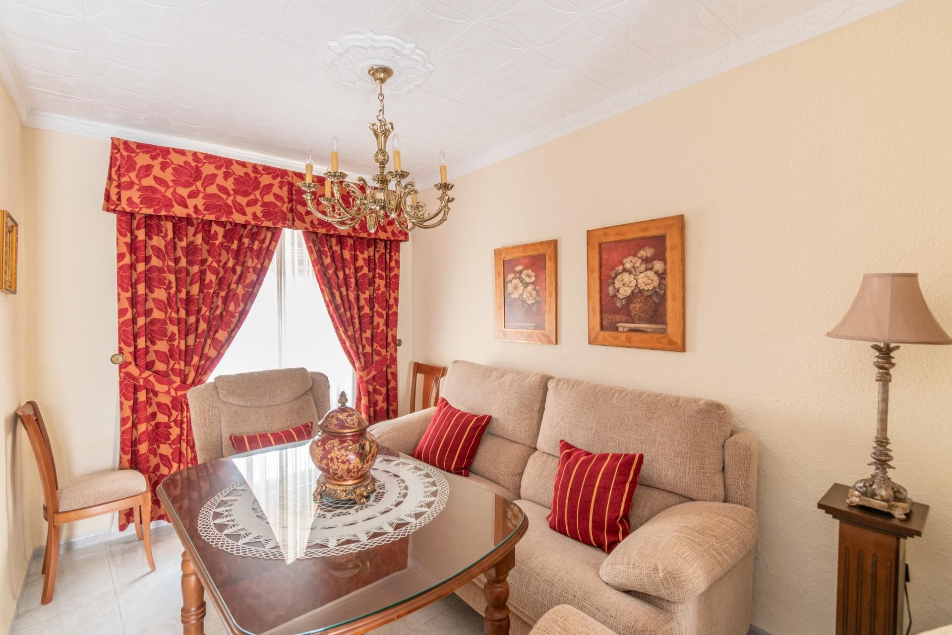 Sala de estar de Casa adosada en venta en Colomera