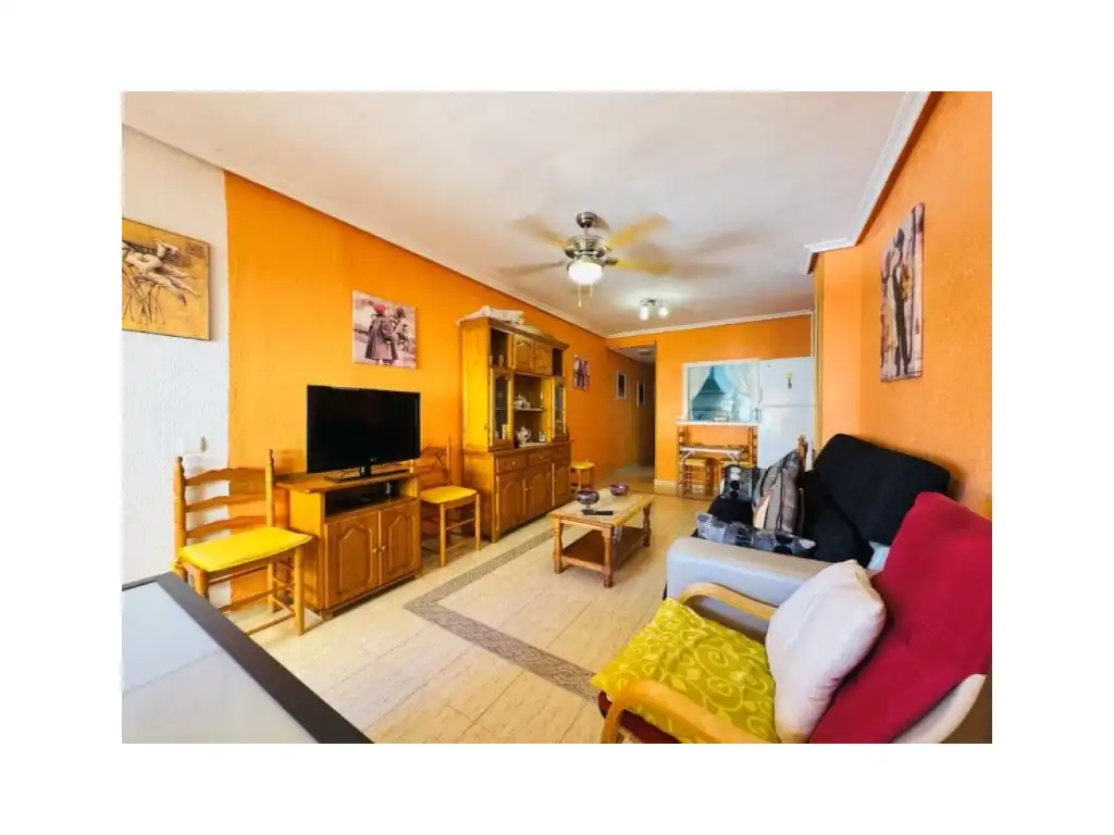 Sala d'estar de Apartament en venda en Torrevieja amb Moblat