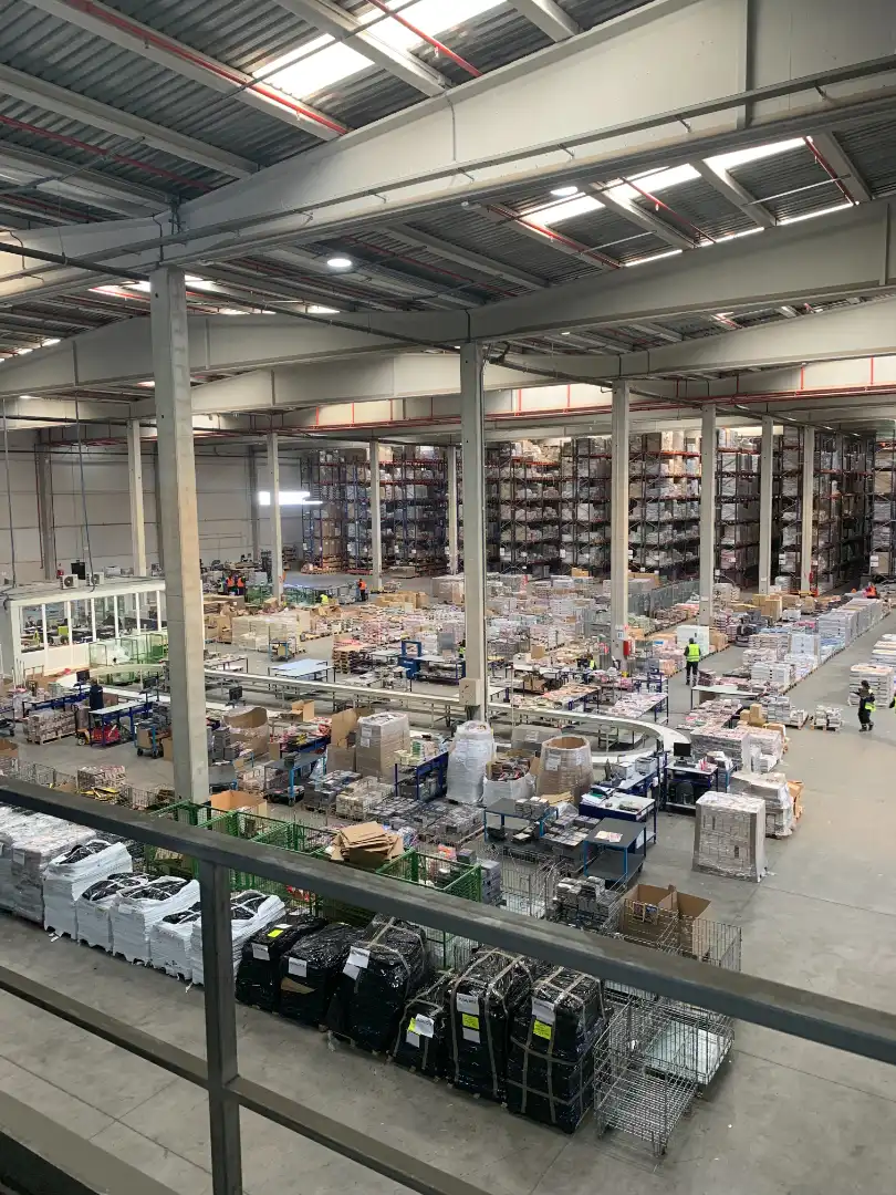 Nau industrial de lloguer en Alovera amb Calefacció i Alarma