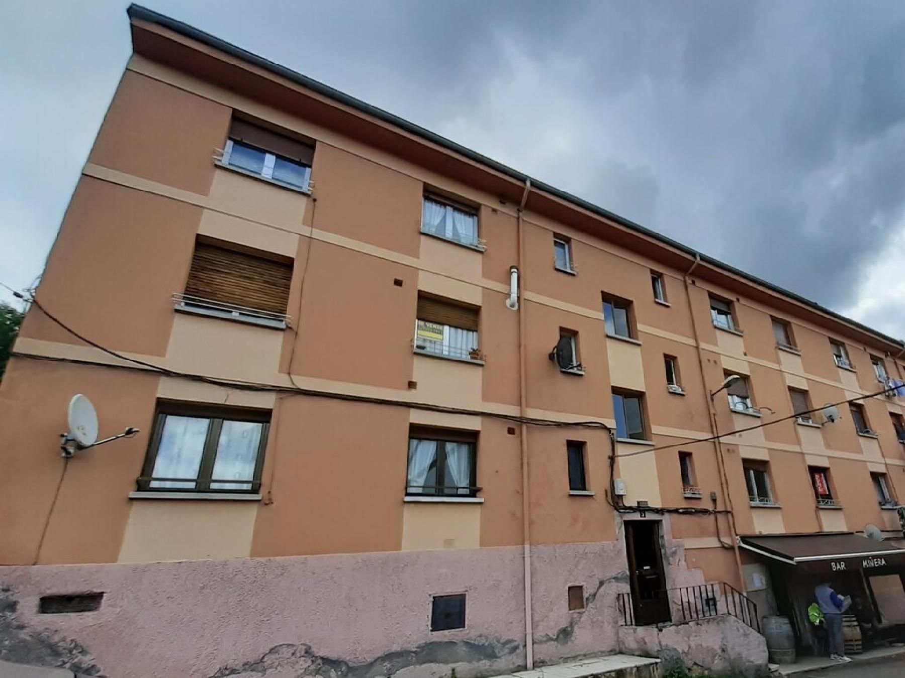 Vista exterior de Pis en venda en Mieres (Asturias)
