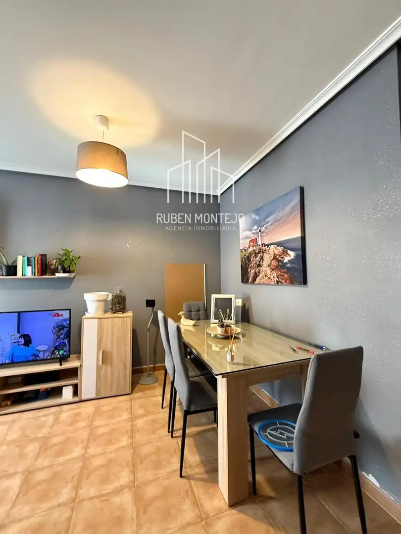 Comedor de Piso en venta en Castellanos de Moriscos con Calefacción, Horno y Lavadora
