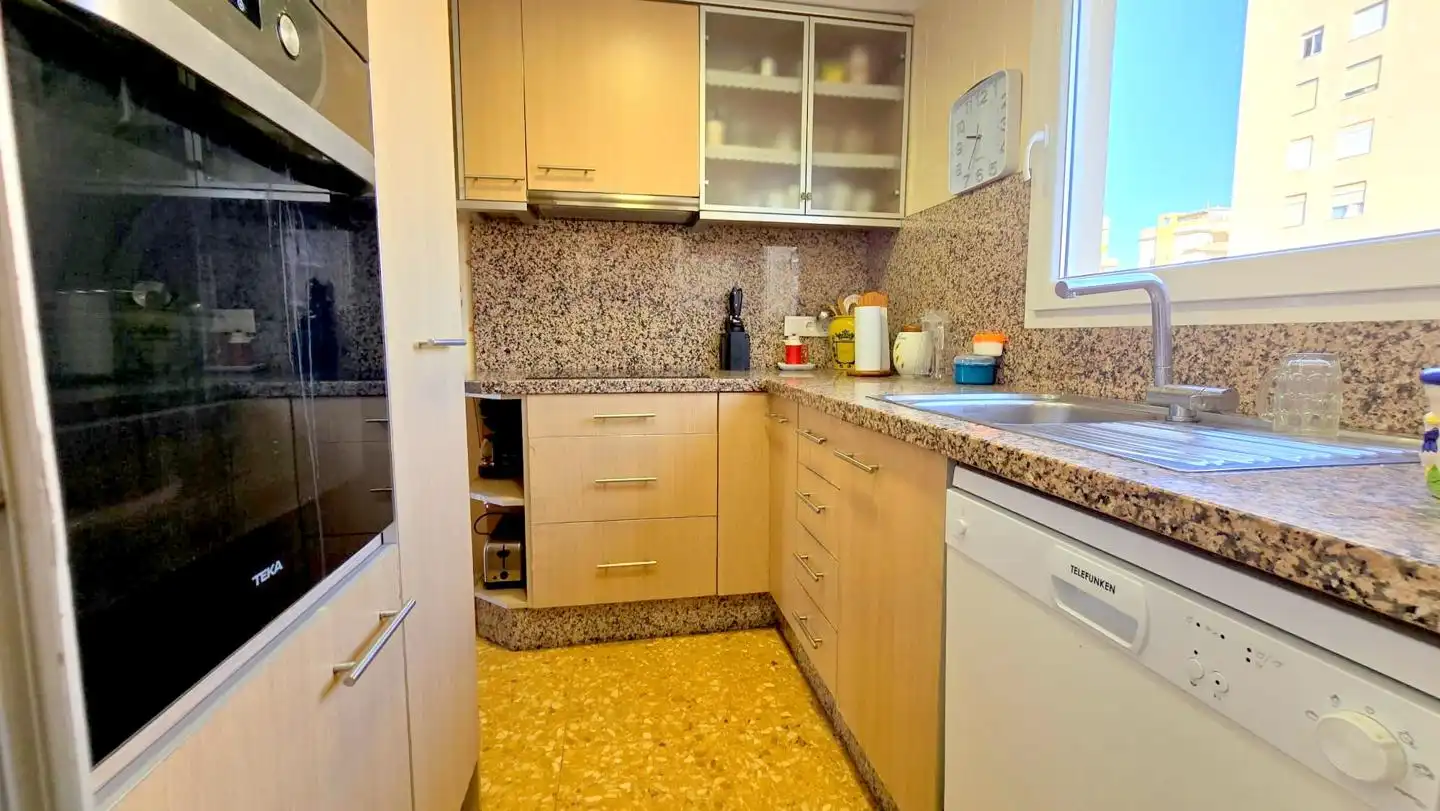 Cocina de Apartamento en venta en Gandia con Aire acondicionado, Terraza y Amueblado