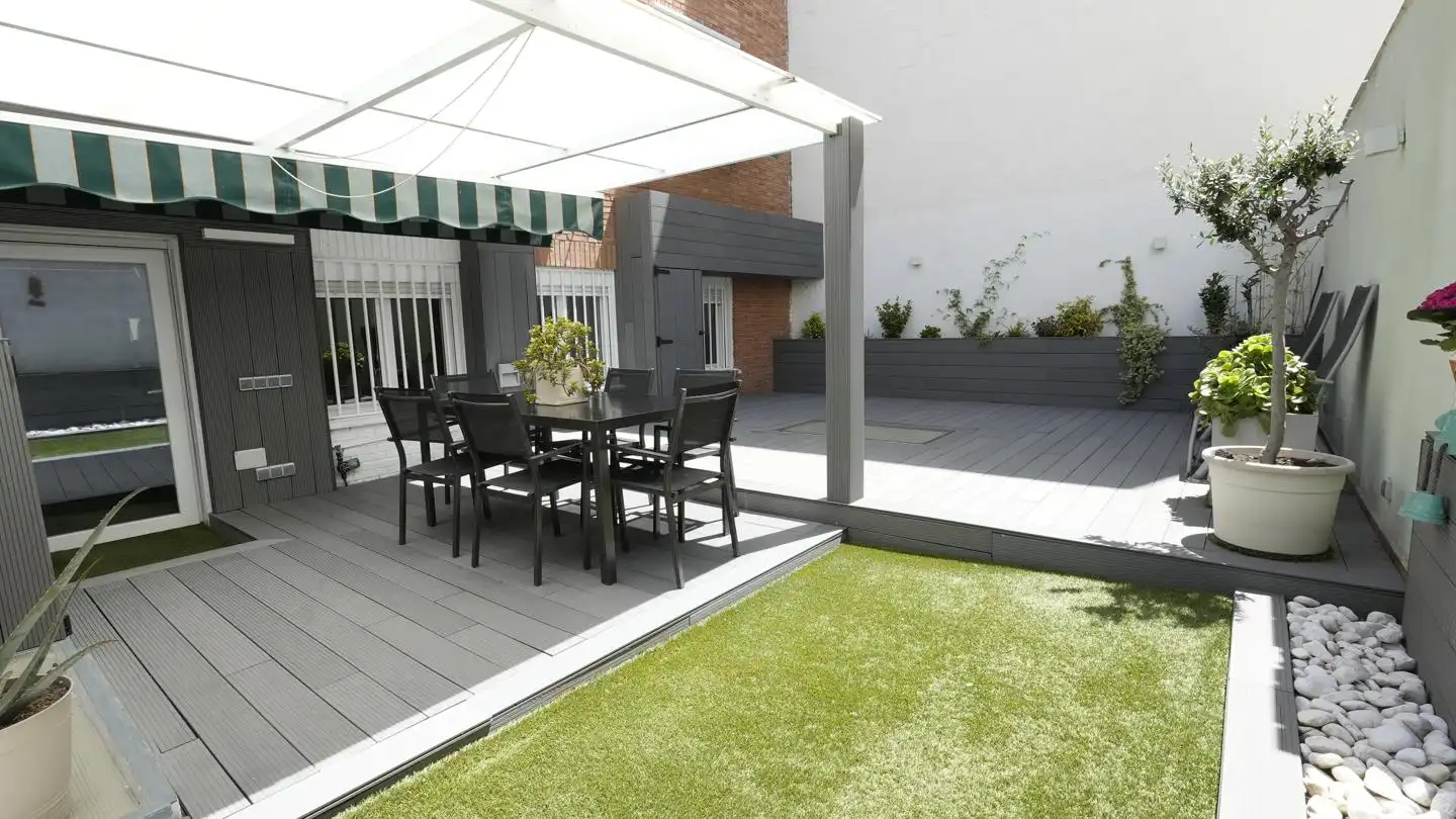 Terrassa de Pis en venda en Madrid amb Aire condicionat, Calefacció i Jardí privat