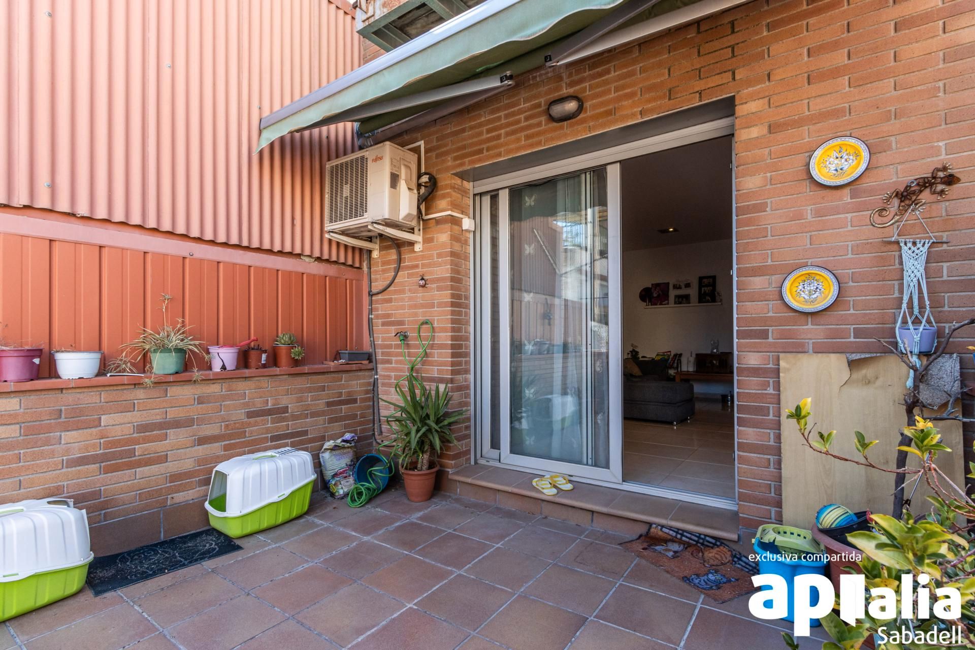 Garden of Single-family semi-detached for sale in Barberà del Vallès  with Air Conditioner, Heating and Terrace