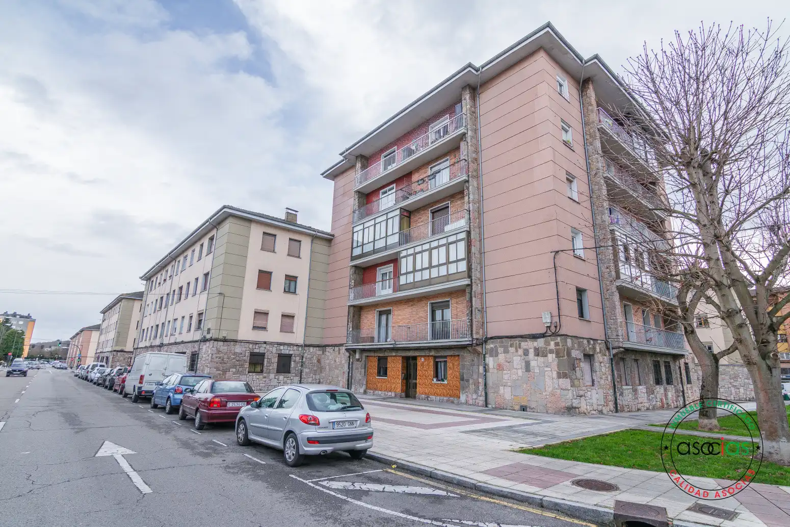 Vista exterior de Pis en venda en Oviedo  amb Calefacció i Terrassa