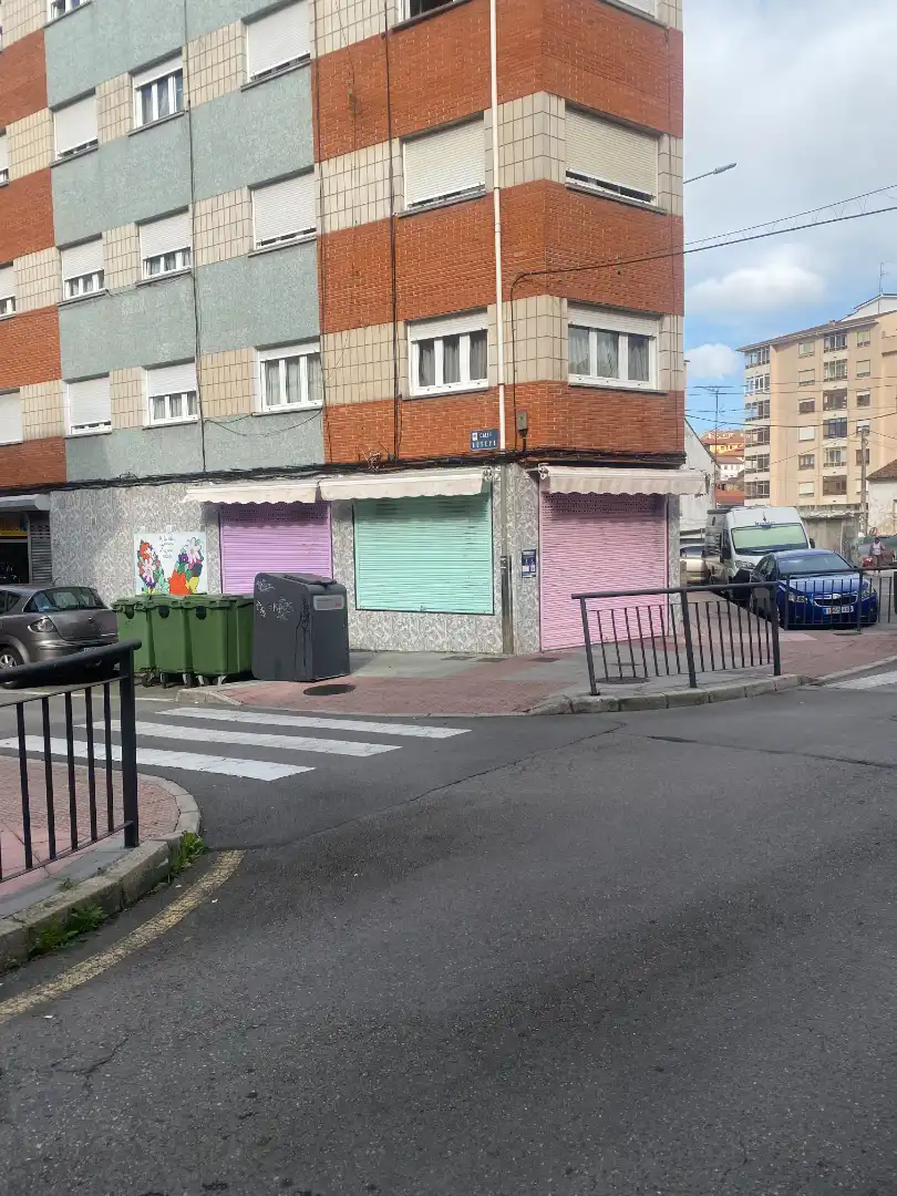 Local comercial en alquiler en Calle Auseva 6D, imagen 2