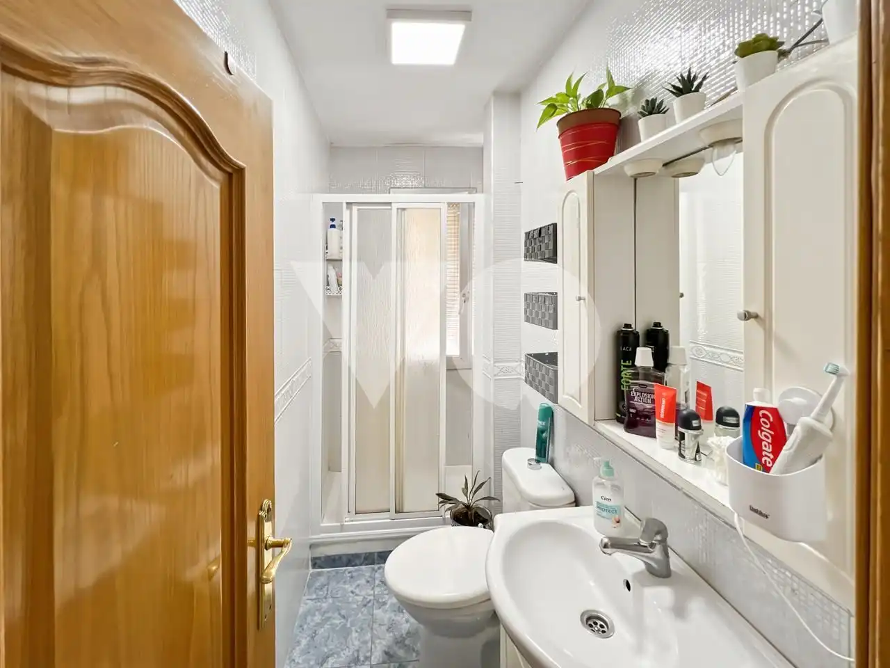 Bathroom of Flat for sale in Madrid  with Air Conditioner and Heating