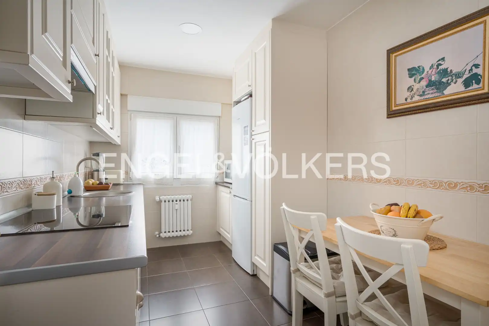 Cocina de Piso en venta en Gijón  con Calefacción, Jardín privado y Terraza