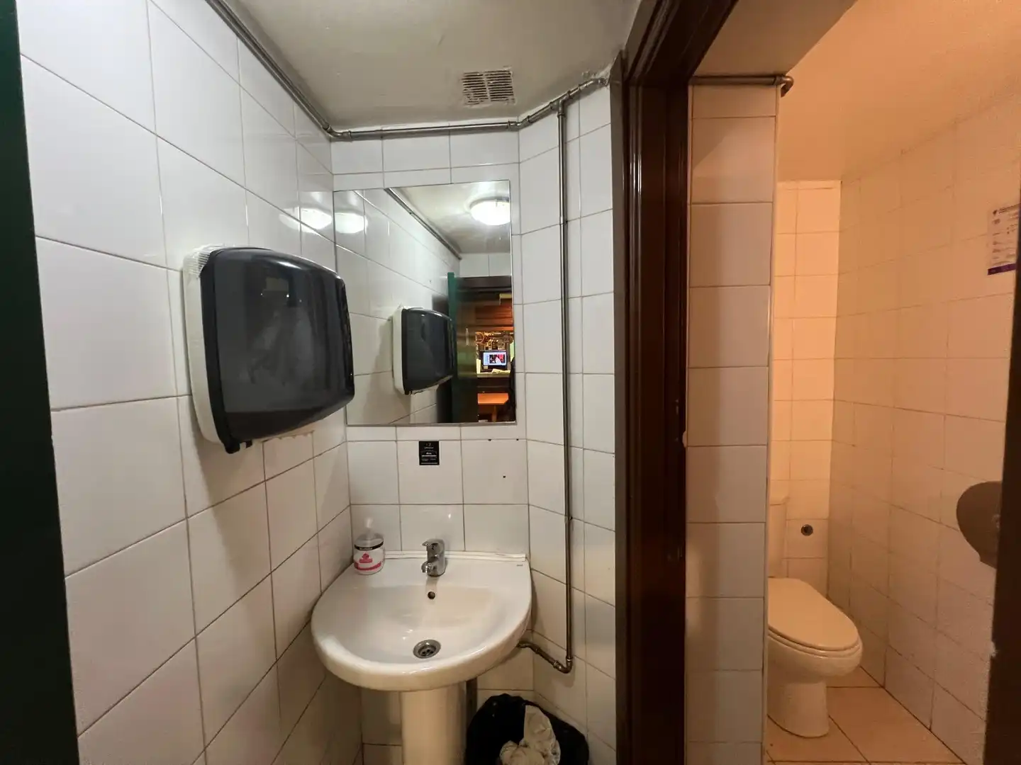 Badezimmer von Geschaftsraum zur Miete in Irurtzun mit Möbliert