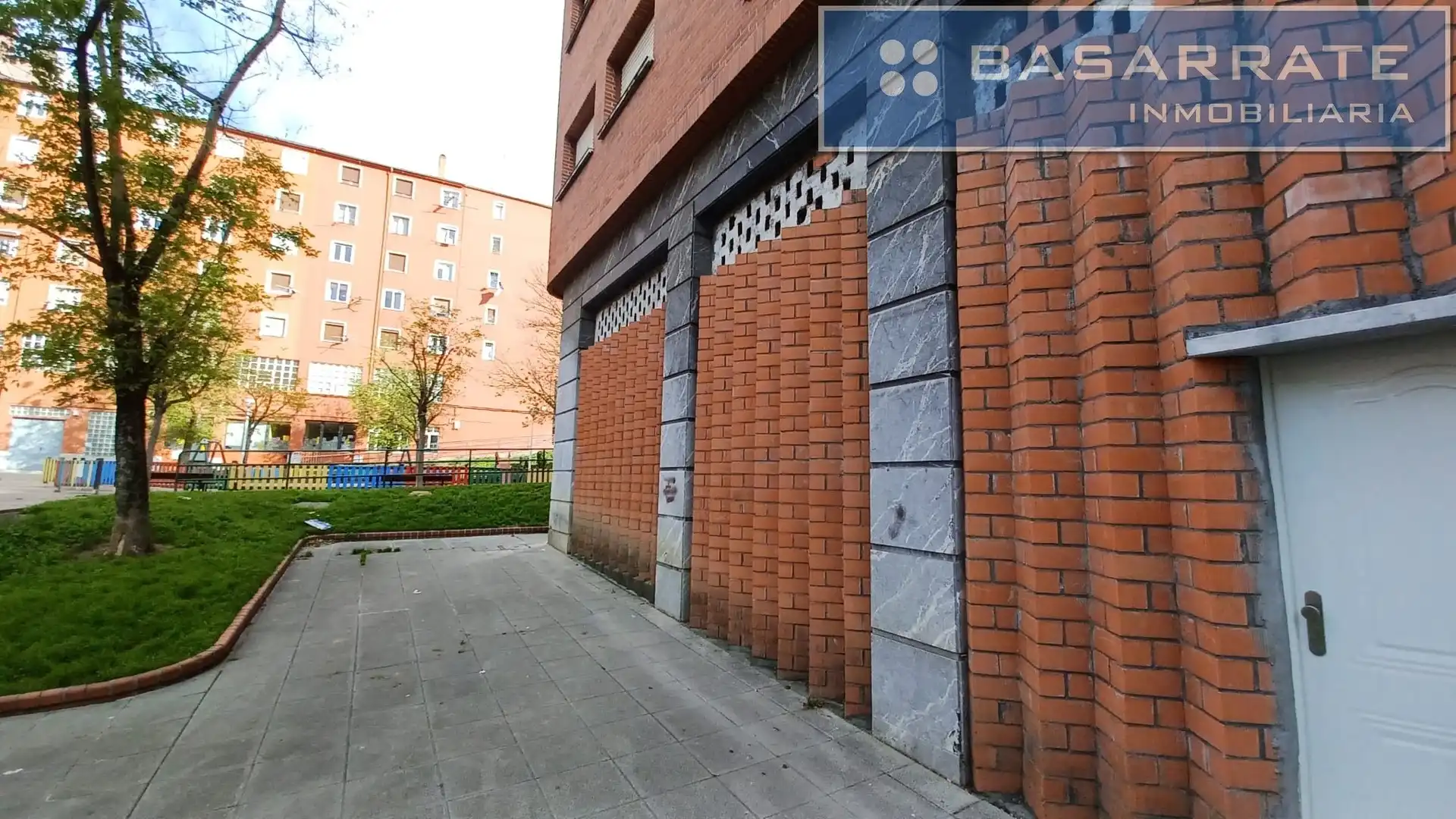 Vista exterior de Local en venda en Bilbao 