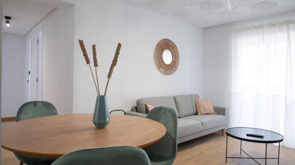 Sala d'estar de Pis de lloguer en Alcorcón amb Moblat, Rentadora i Microones