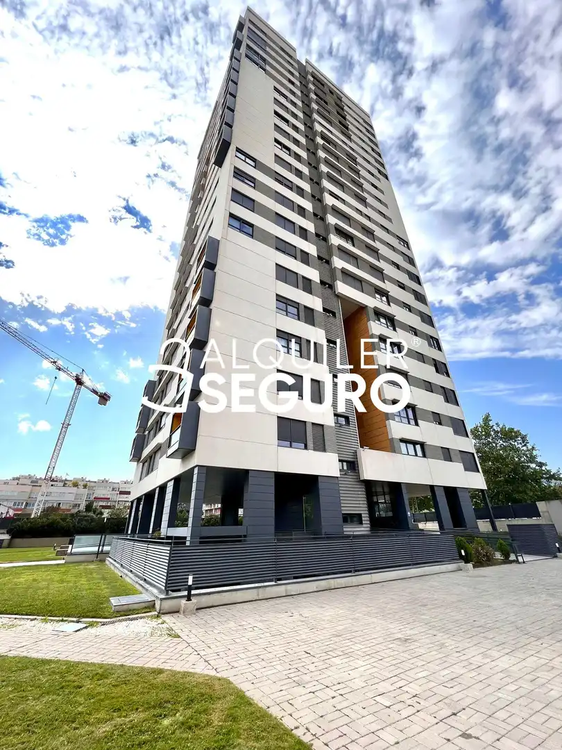 Vista exterior de Estudio de alquiler en  Madrid Capital con Aire acondicionado, Calefacción y Trastero