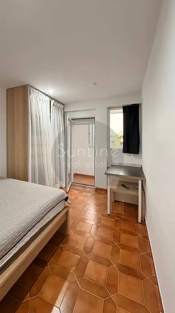 Bedroom of Flat for rent in Valencia  with Air Conditioner, Furnished and Balcony