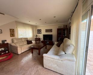 Living room of Single-family semi-detached for sale in Badalona  with Heating, Terrace and Furnished