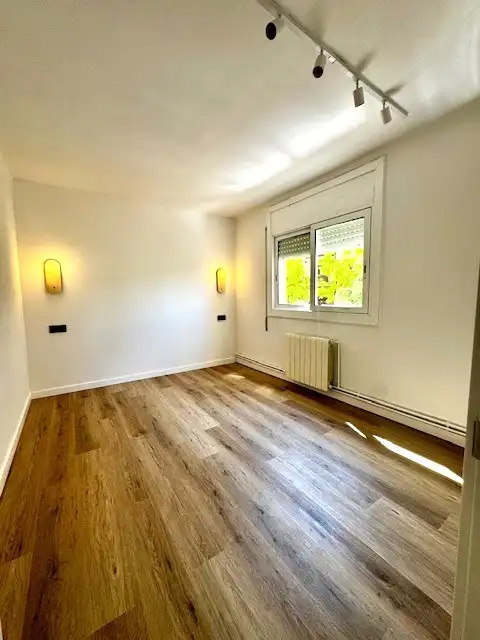Habitación de Piso en venta en Sabadell con Calefacción, Horno y Microondas